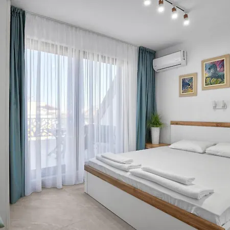 Апартаменти Maestra Bamboo Luxury - Free Parking